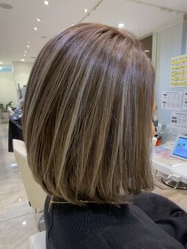 ブラウン(Brown) 白髪ぼかしハイライトカラー★まるっと可愛いボブ