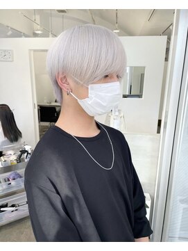 ジーナ オモテサンドウ(XENA) ケアブリーチ×ハイトーン×ホワイトカラー(表参道)