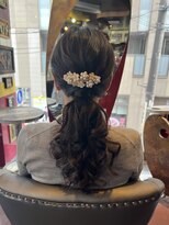 グリッツ (GLITZ) 巻き下ろしヘアセット