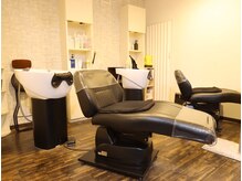 グラスヘア 流川店(Grass Hair)の雰囲気（ヘッドスパ専用のシャンプー台ですので寛げる空間にしています！）