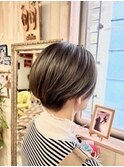 白髪ぼかしカラーショートボブ