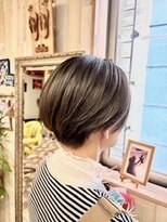 ヴィーヴ(vive) 白髪ぼかしカラーショートボブ