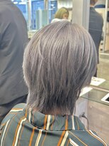 キャラ シャローネ 池袋(Chara Chalone)&nbsp;ショートマッシュウルフ/ケアブリーチ/ハイトーングレー【本松】