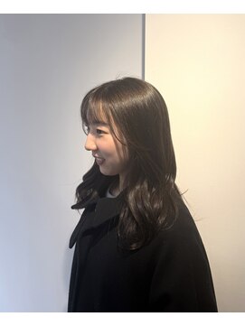 フー(feu) モカベージュ。