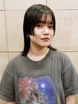 オーオ シカシカ(OOO YY) 大人モードでレディなミディアムヘア