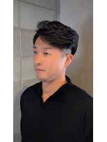 ワンワンオー バーバーショップ コンチネンタル(@110 BARBER SHOP continental) センターパートフェザーパーマミドルフェード