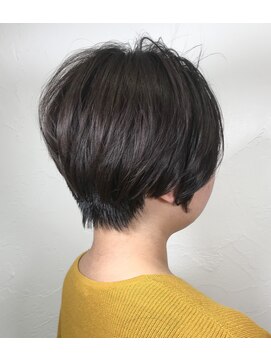 ウィロー(WILLOW) 【WILLOW】シンプルな前下がりショート(井下貴史)