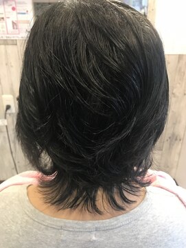 コアフール美感の季 ミディアムウルフヘア