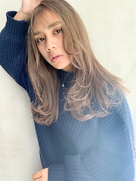 アルバム 銀座(ALBUM GINZA) ナチュラルロング_耳かけウェーブパーマフォギーベージュ_67297