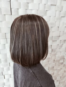 オリバー(ORiVER) 前下りボブ