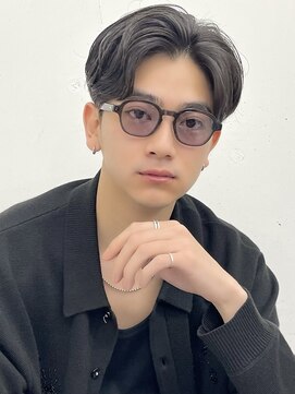 アーリー(Ali'i) センターパート束感ショート波巻きツーブロックマッシュ