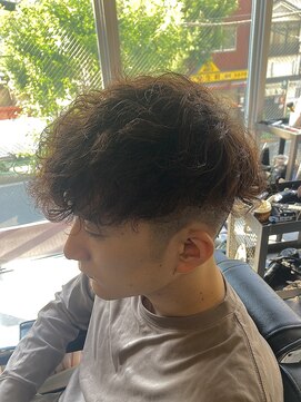 フランクスバーバーリザーブ 人形町店(FRANK’S BARBER RESERVE) スペインパーマ i