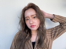 《スタイリスト: 遠藤菜生》