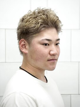 メリケンバーバーショップ コウベ(MERICAN BARBERSHOP KOBE) ハイトーンスパイキーショート