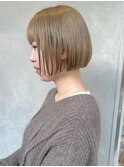ミニボブブリーチイメチェンワイドバングホワイトブロンドカラー