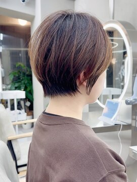 アイドットプラスサッポロ 札幌(i.+SAPPORO) 小顔に見えるショート前髪ネビージュ黒髪白髪ぼかし　S1