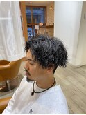 イケてるメンズパーマ、髪質や頭の形に合ったツイストスパイラル