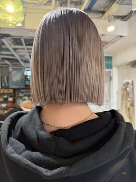 ロア インターナショナル 新宿店(LoA International) 20代30代大人かわいい顔まわりレイヤーカット