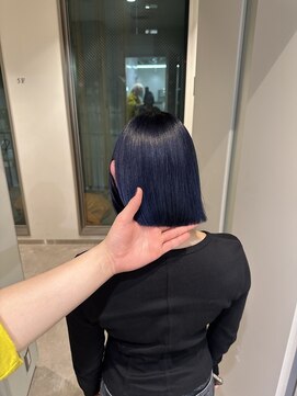 モニカ 原宿店(MONIQA) 青紫