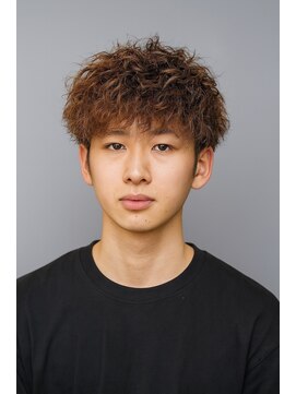 ヘアーアンドスパ アウローラ(AURORA) ツイストスパイラルパーマツーブロック刈り上げマッシュショート