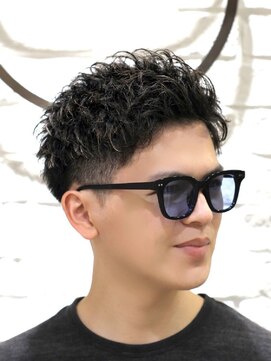 ヘアーアンドグルーミング ヨシザワインク(HAIR&GROOMING YOSHIZAWA Inc.) ツーブロックアップバングアイロンパーマ刈り上げショート理容室