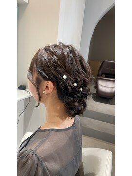 お呼ばれシニヨンスタイル