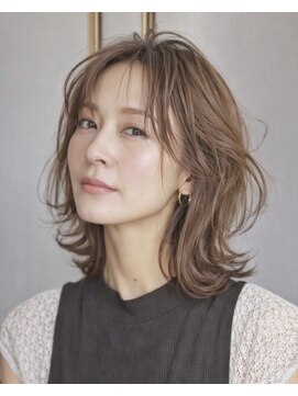ビューティーミュージアム モア Beauty Museum MORE ミセスミディアムレイヤースタイル