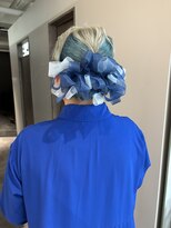 ポノ(po_no) ライブヘアセットリボンアレンジ推し活水色ヘアカラー