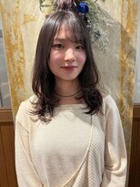 フェブリエ(Fevrier)&nbsp;グレージュカラー レイヤーカット イメチェン 前髪あり