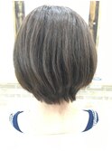 大人可愛いショートボブスタイル
