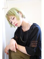 アロウズ(Arrows)&nbsp;淡いイエローグリーンのショートスタイル