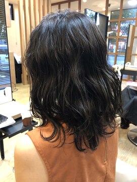 ベルポートヘア(Bellport hair) ☆秋冬を彩るダークアッシュ×大人可愛い生ウェーブ☆