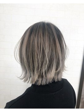 アルマヘア(Alma hair) コントラストの効いた３Dハイライト