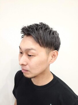 サネリ(Saneli) フェードカット＆グレーシルバー