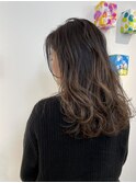 グレージュ_バレイヤージュ_グラデーションカラー