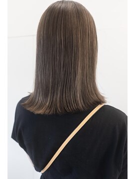 ユートゥイーズ つくば(U too e's) 《Utoo e's つくば美容室 》ハイライトで作る愛されミルクティ