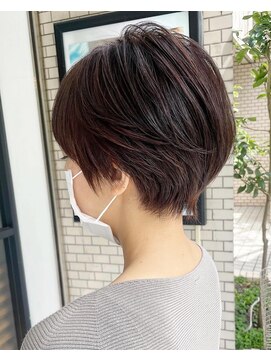 アイフィール アヴェダ 瑞江店(i feel AVEDA) ふんわりマッシュショート×白髪ぼかしのシークレットハイライト