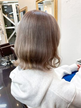 ミシェリー(misherry) 金髪ボブ長めボブハイトーンケアブリーチタッセルボブうる艶髪