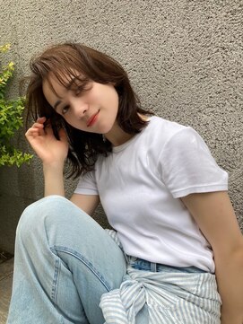 ブリス(VLISS) ミディアム レイヤーカット 顔周りレイヤー 透明感 20代30代40代