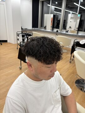 ビカム 名駅(become) スペインカール風波巻きパーマ