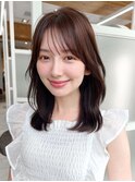 ホワイトグレージュ後れ毛が可愛い顔周りレイヤーミニウルフ
