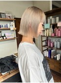 外ハネボブ×ブロンドベージュ