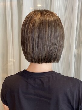 アミリアバイザザ(amiliea by ZA/ZA) ぱつっとボブ×たっぷりハイライト