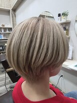 ヘアメイク エイムズ シュアーニューエイジ(HAIR&MAKE aim.s SUR UN NUAGE)&nbsp;ホワイトベージュ♪