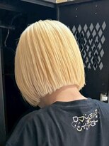 ヲタク(wotaku.)&nbsp;ブロンドハイトーンケアブリーチ抜きっぱなしブロンドタイトボブ