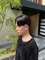 シーンバイラッド ヘルム(SCENE by RAD helm)&nbsp;清潔感抜群！センターパートツーブロック好印象ヘアメンズカット