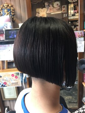 オーバーキャプテンネイキッド(OVER CAPTAIN NAKED) 2ブロック☆前下がりボブ