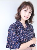 セミウェットと透け感のコラボがNEW!アイロン仕上げのゆるミディ