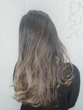 ナンバー エミライ 溝の口(N° emirai) 【EMIRAI/梶谷】Sun Kiss Valayage