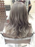 『カット+低ダメージブリーチ+ミルクティーグレージュセミロング